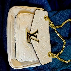 COPY - Beautiful white purse